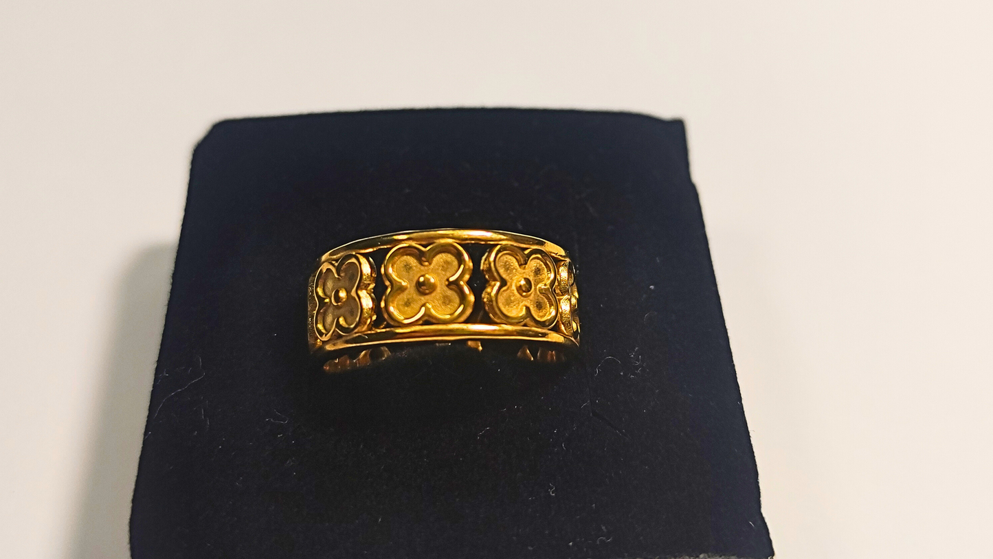 ANELLO QUADRIFOGLIO A FASCIA